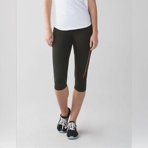 Lululemon Womens Lululemon Vent‎ It Out Crop 17 Gator Green/Cyber Stripe size 4